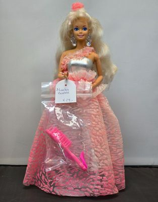 3 Looks Barbie