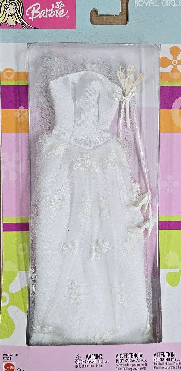 Barbie Fashion Avenue Royale Circle