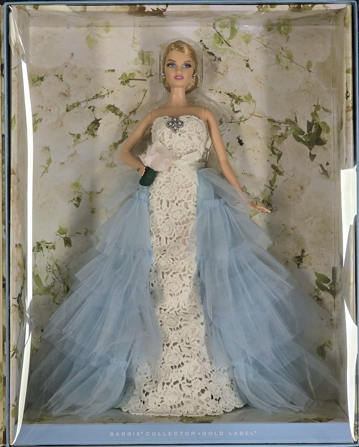 Oscar de la Renta Bride