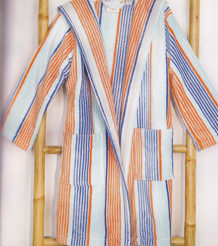 Albornoz infantil MOD. MIGUEL con capucha Albornoz infantil MOD. MIGUEL con capucha