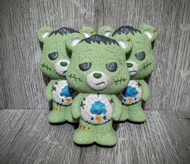 Scare Bear Bath Bomb
