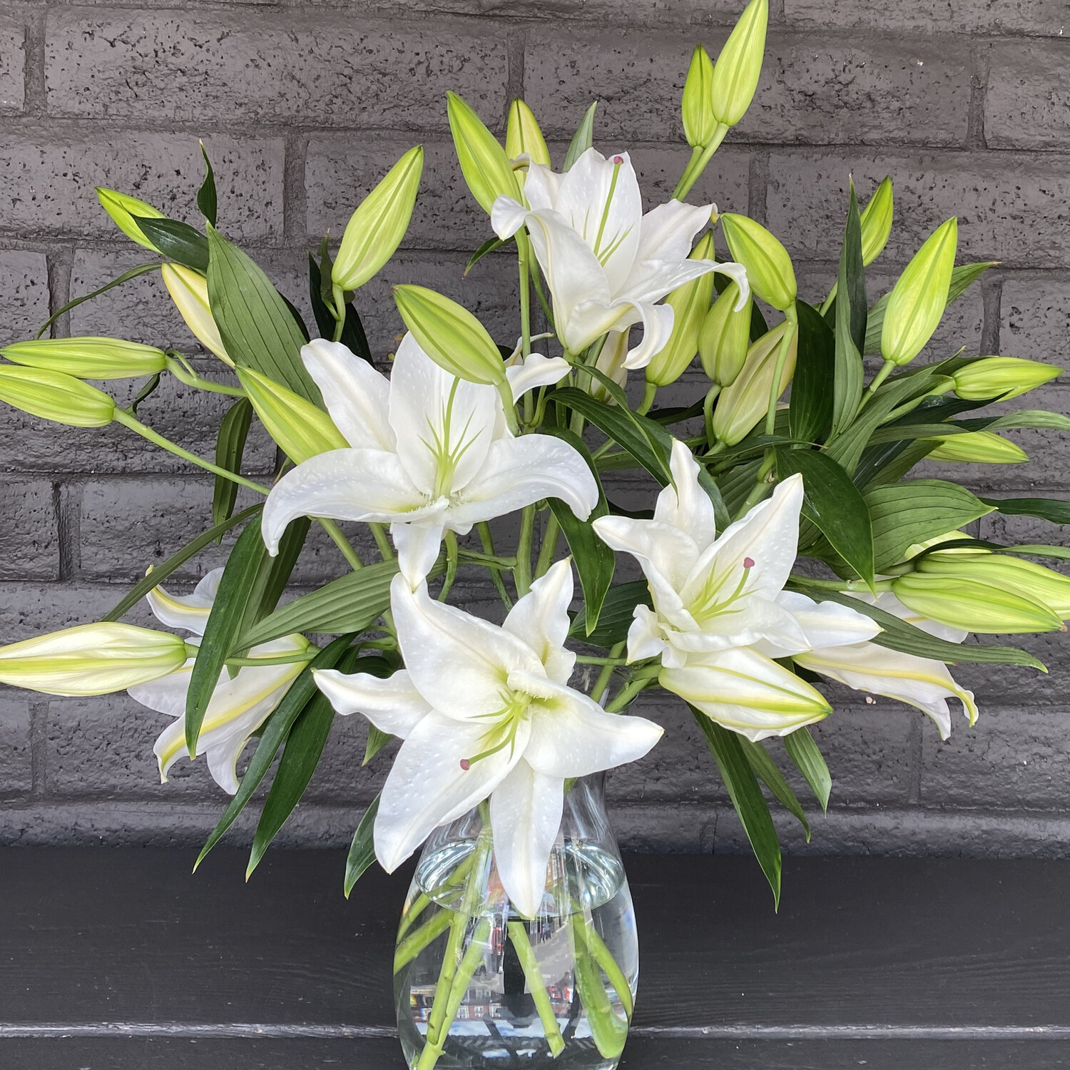 LOCAL LILIES: WHITE LOCAL LILIES: WHITE