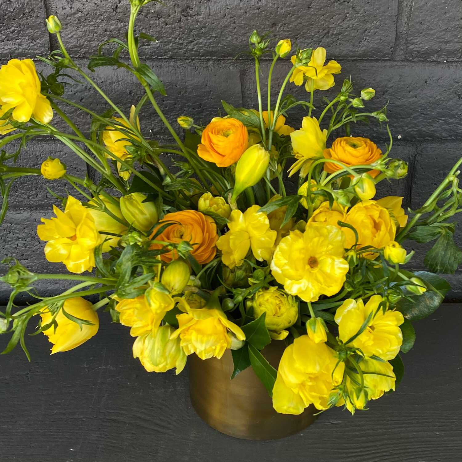 HERE WE GO SPRING! IN CERAMIC POT HERE WE GO SPRING! IN CERAMIC POT