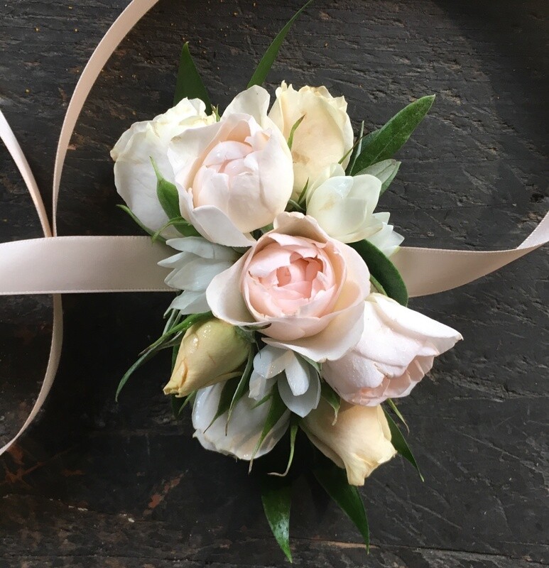 WRIST CORSAGE