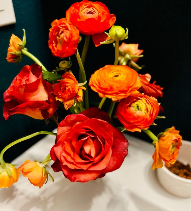 BISTRO TABLE ARRANGEMENT