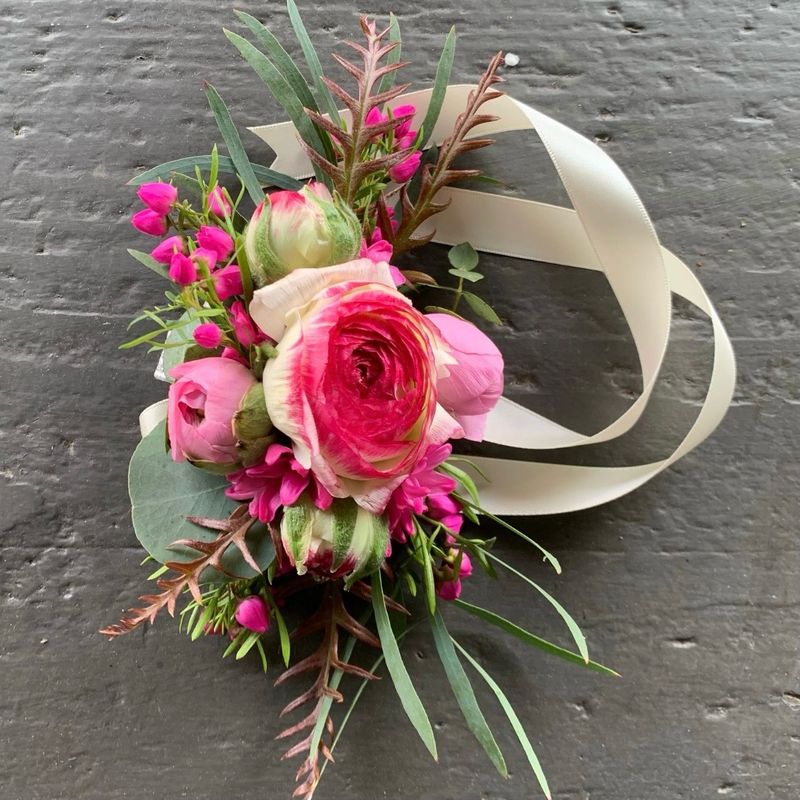 WRIST CORSAGE