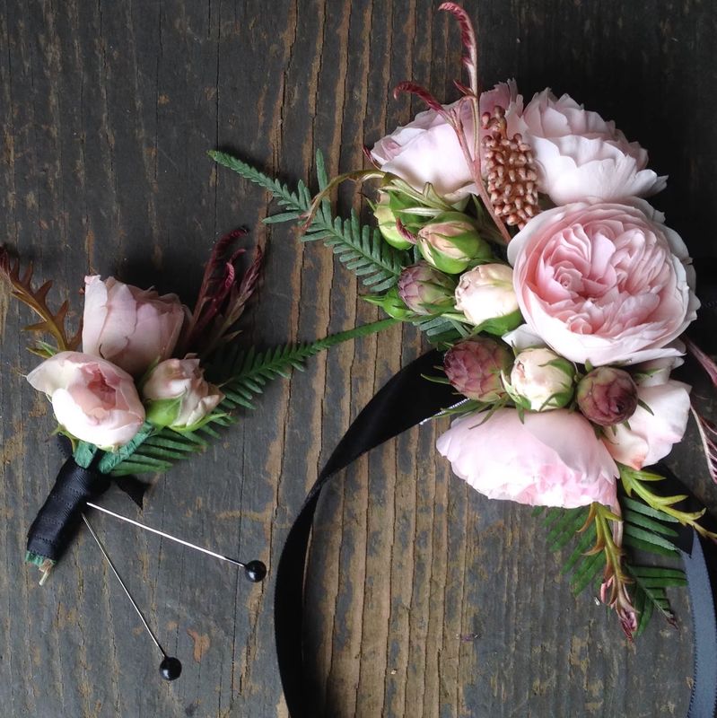 MAY 16 BRACELET WRIST CORSAGE