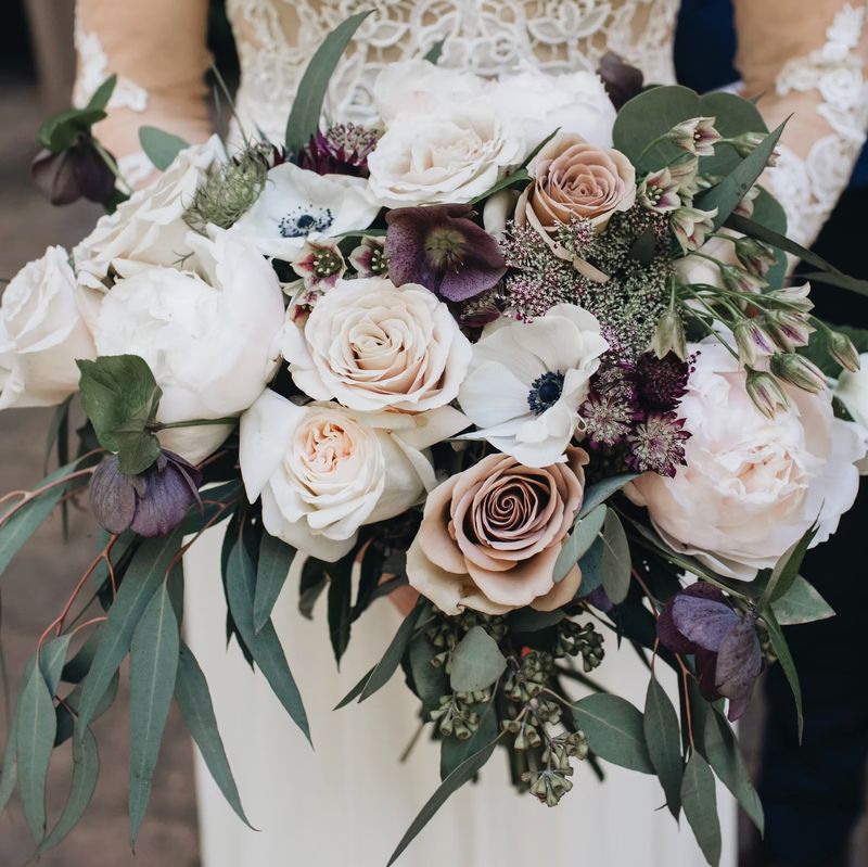 WEDDING BOUQUET: ROMANCE