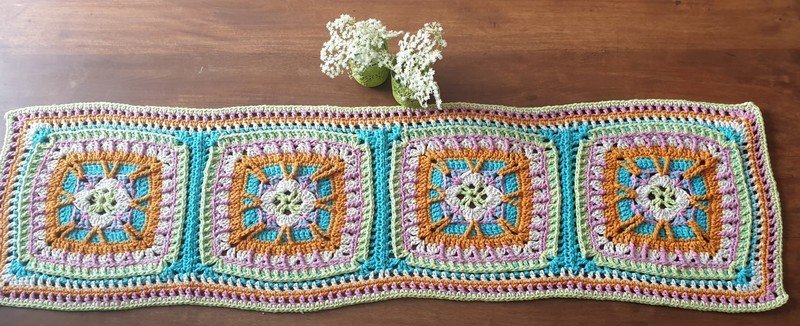 MoYa Stellar Table Runner Pattern