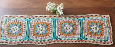 MoYa Stellar Table Runner Pattern