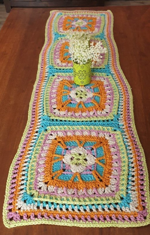 MoYa Stellar Table Runner Pattern