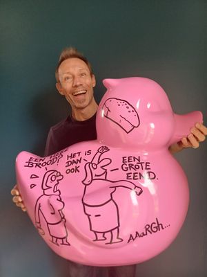 Kunstwerk: grote roze eend