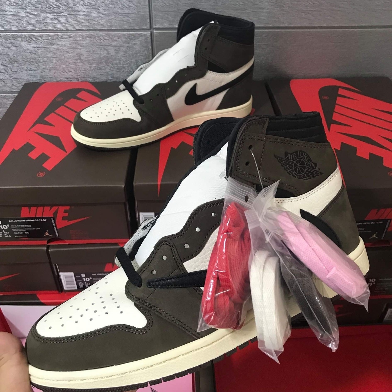 Air Jordan 1&#39;s x Travis Scott