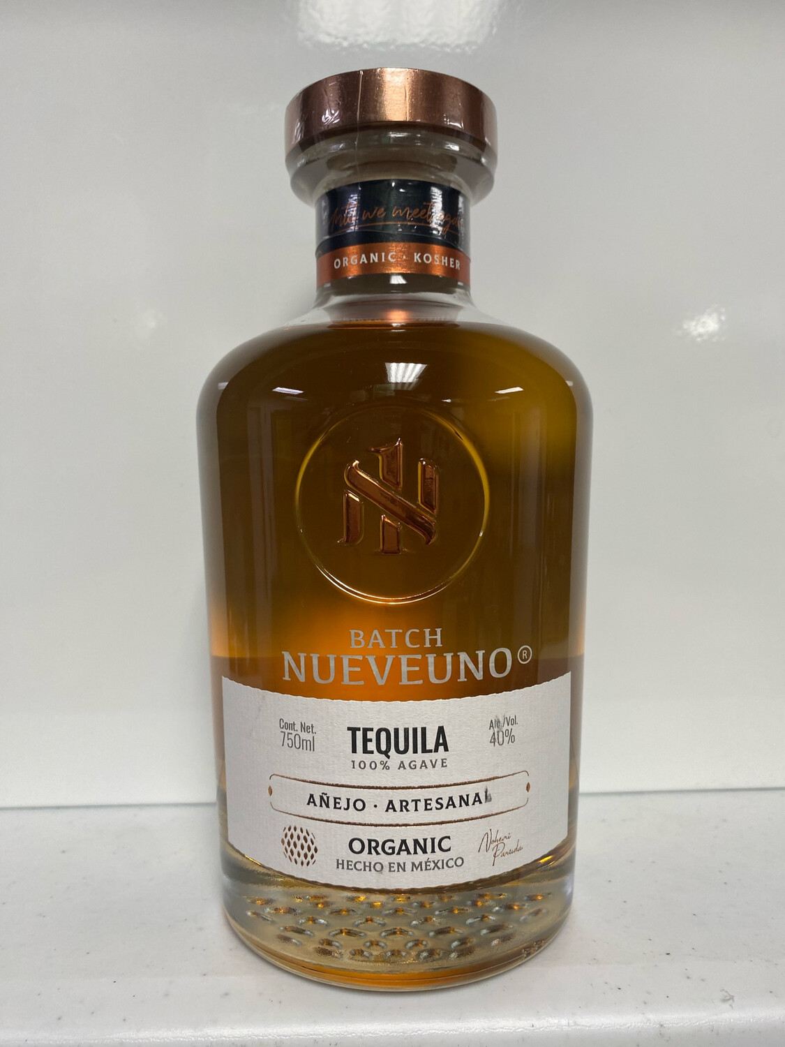 Nueveuno Tequila Añejo Artesanal 750mL