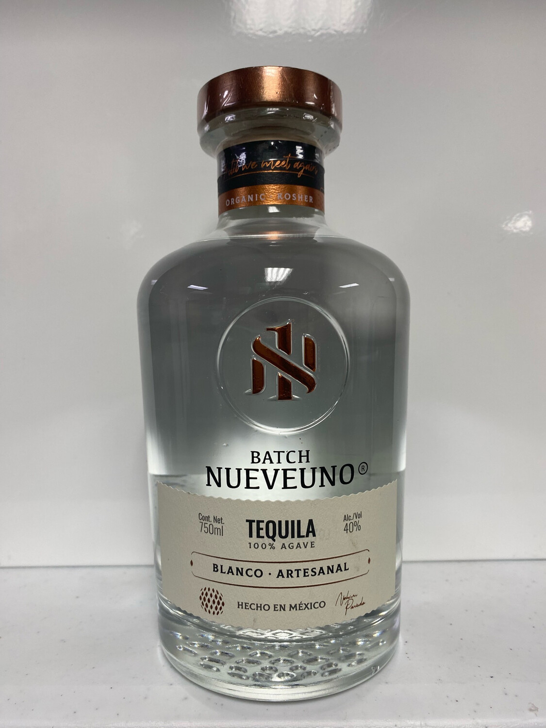 Nueveuno Tequila Blanco Artesanal 750mL