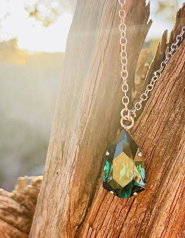 Radiant Green Realm Mystical Beauty Pendant~ Realm of Trees