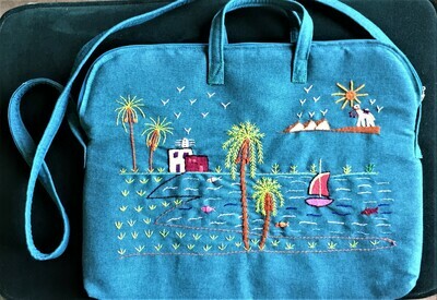 Laptop bag Turquoise: A day in the country, Pyramids in the horizon