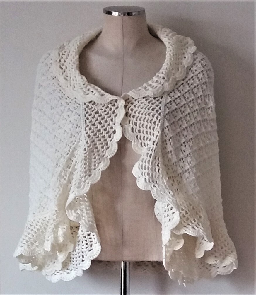 Bed jacket (liseuse) off white crochet, bridal model