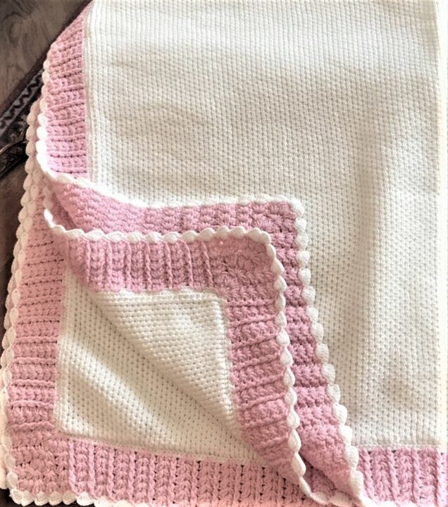 Baby blanket white with pink border