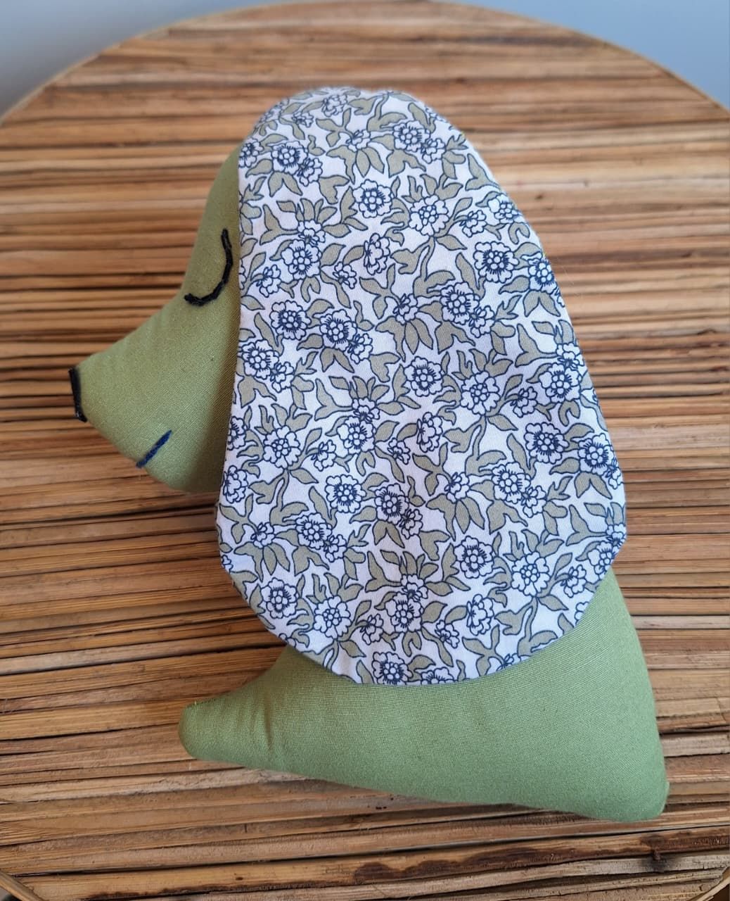 Mini Cocker Spaniel, Green &amp; Flowers Ears