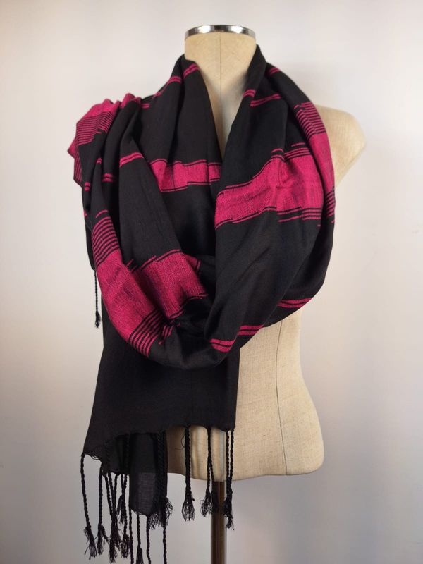 Marsoum: Black and Fuchsia (60x200cm)