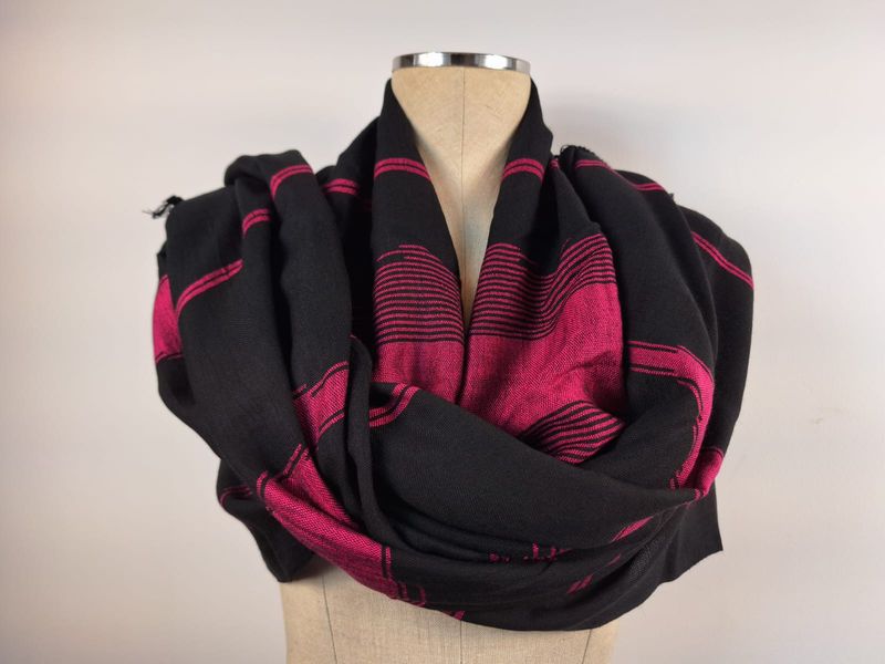 Marsoum: Black and Fuchsia (60x200cm)