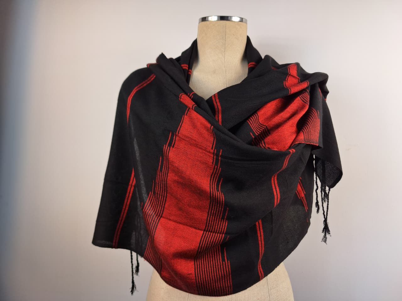 Marsoum: Black and Red (60x200cm)