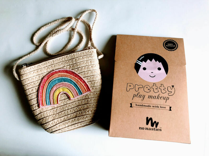 Play Makeup Gift Bag - Straw Rainbow Play Makeup Gift Bag - Straw Rainbow