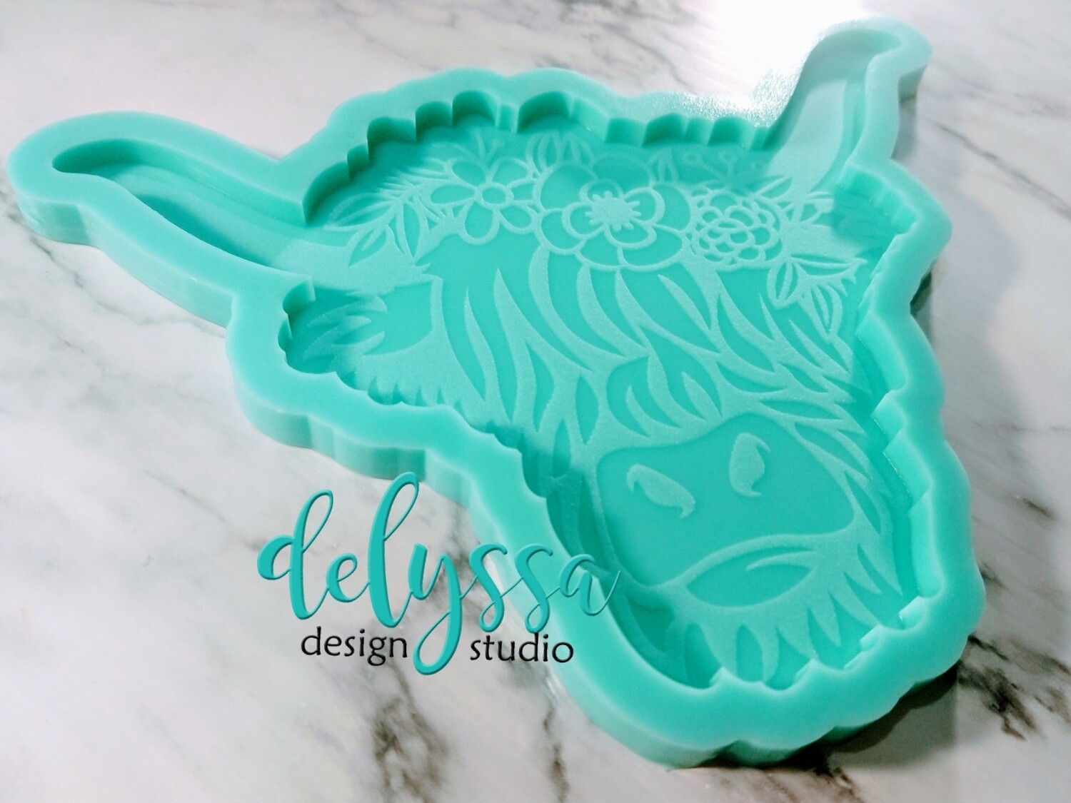 HIGHLAND HEIFER COASTER MOLD