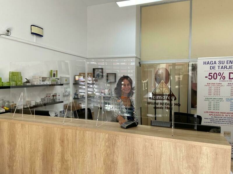 MAMPARAS DE PROTECCIÓN, FABRICADAS EN METACRILATO