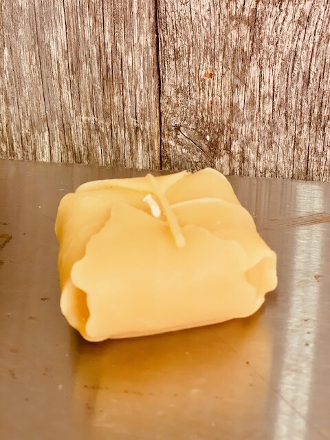 Beeswax candle - Folded leaf
