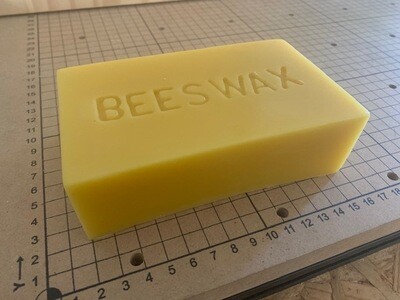 1LB beeswax molded block