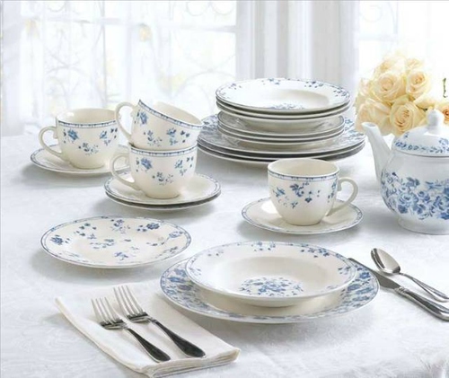 LAURA ASHLEY SOPHIA DINNERWARE SET
