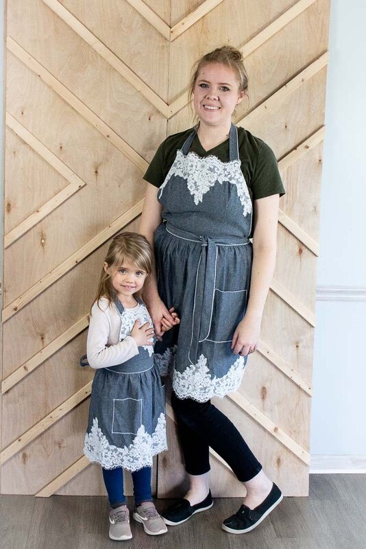 Lace Apron In Denim Linen- Child