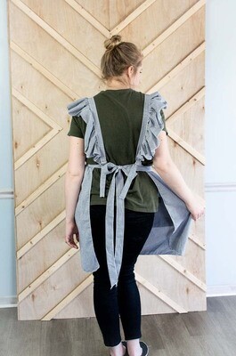 Ruffle Strap Apron In Black Seersucker