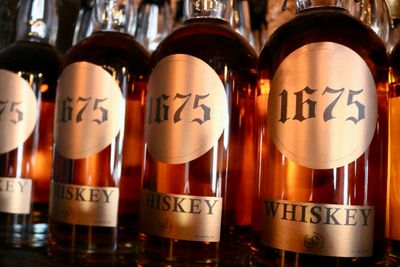 1675 Whiskey Case