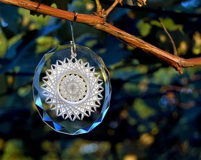 Oval Faceted Hobstar