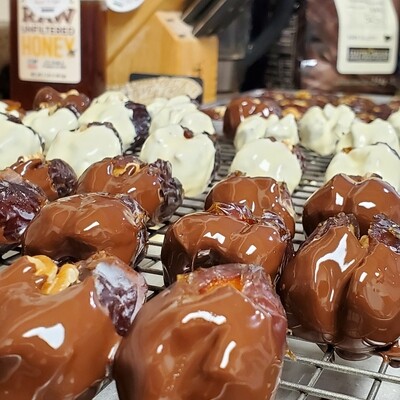 Chocolate Moklvav medjool dates 