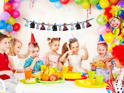Frozen Elsa Characters Bunting Banner