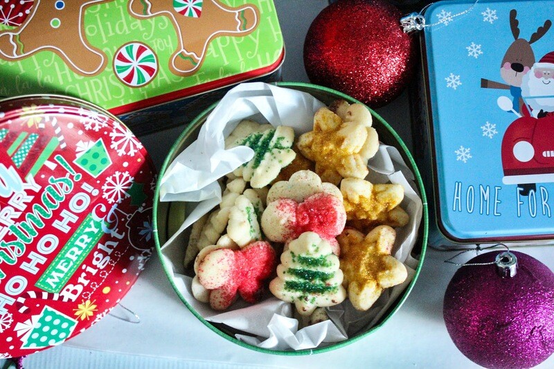 Holiday Spritz Cookie Tins 3 Dozen