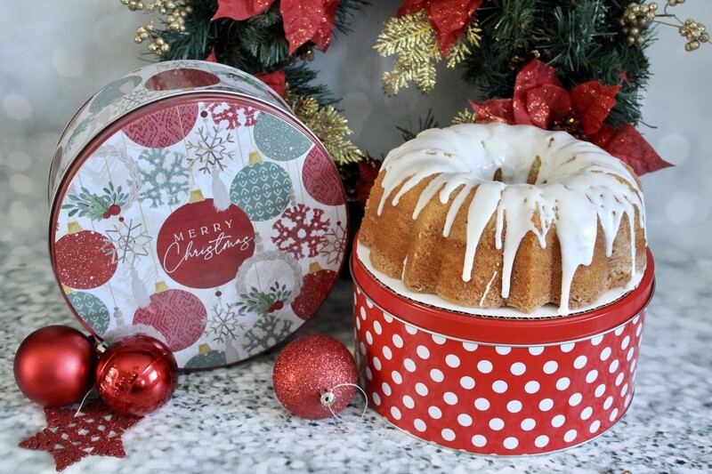 Pound Cake &amp; Rum Cake Holiday Gift Tin