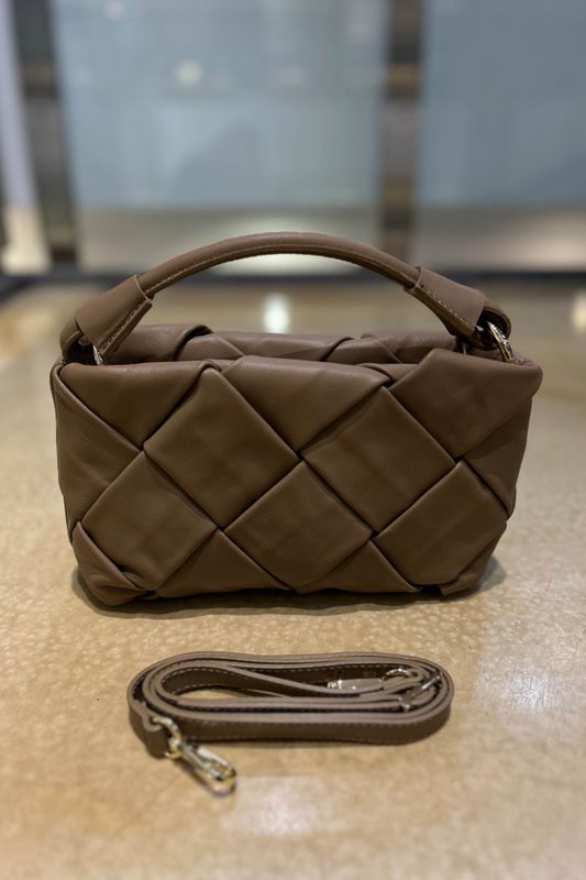 MARLON TASCHE MEG SAUVAGE