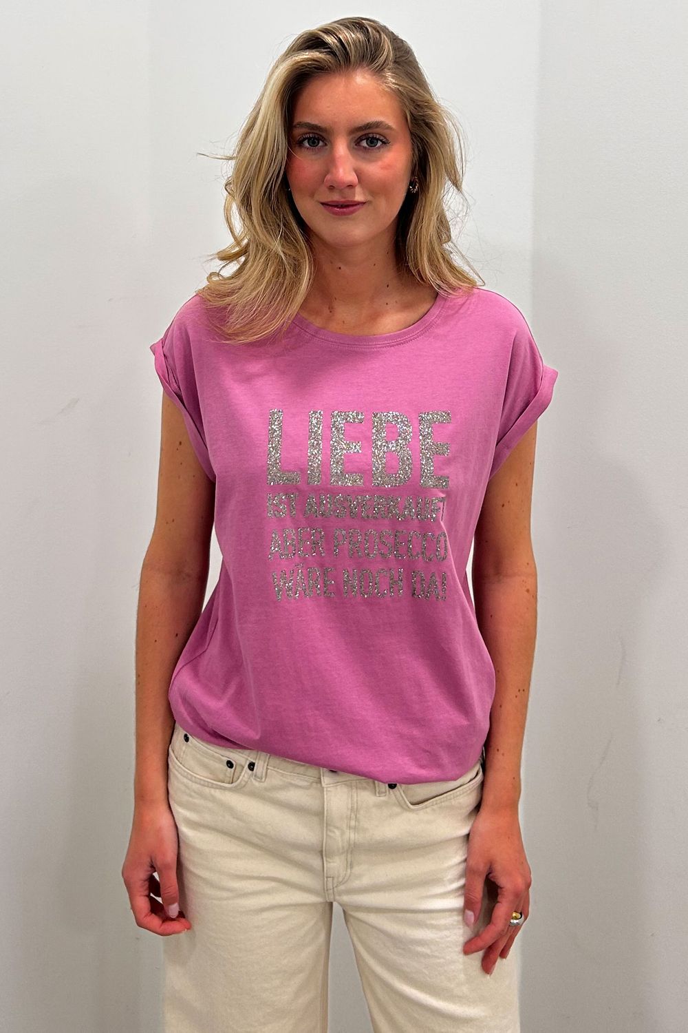 BE FAMOUS SHIRT LIEBE IST AUSVERKAUFT
