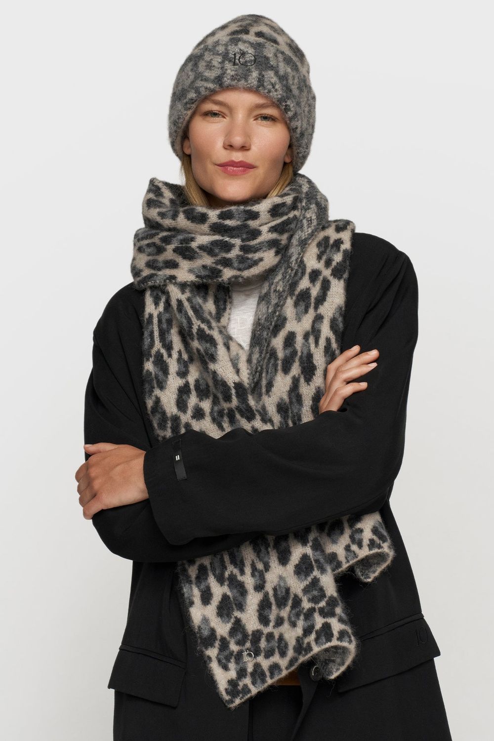 10 DAYS SCHAL LEOPARD