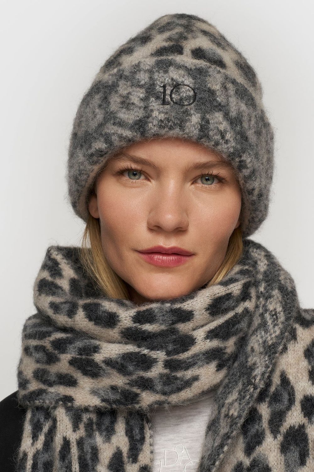 10 DAYS BEANIE LEOPARD