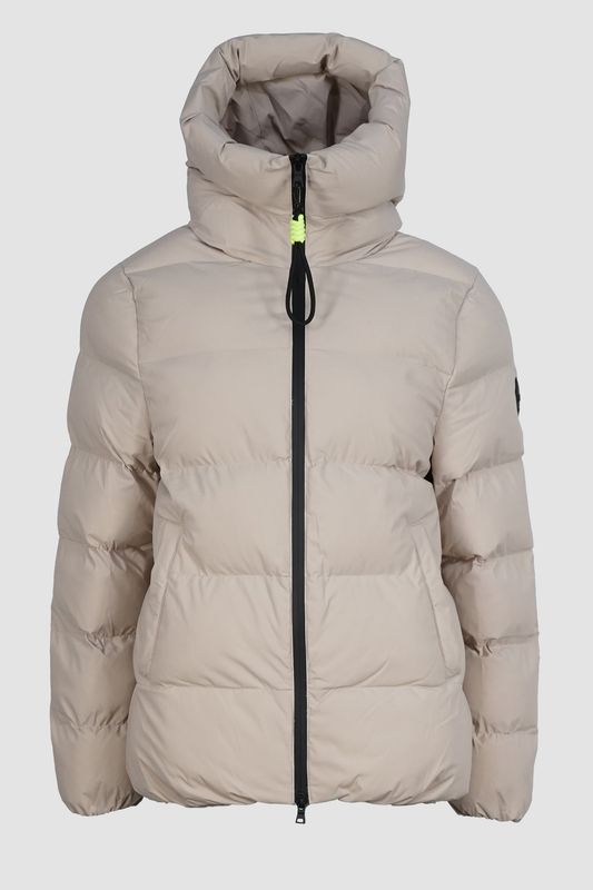 NO.1 COMO JACKE LINDA