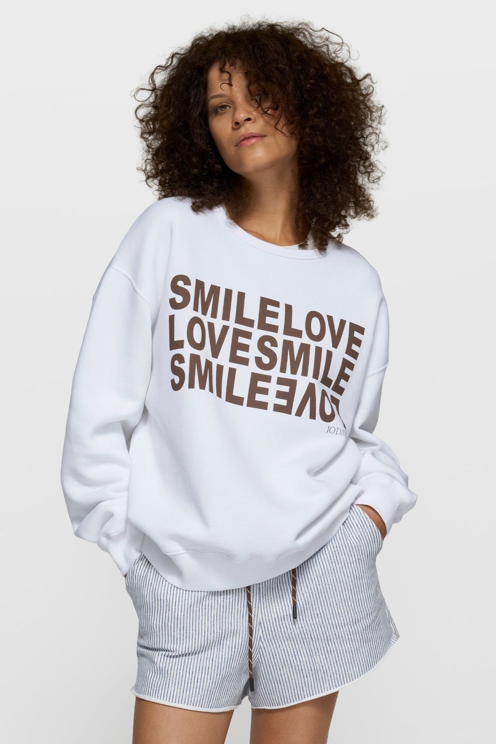 10 DAYS SWEATER SMILE LOVE
