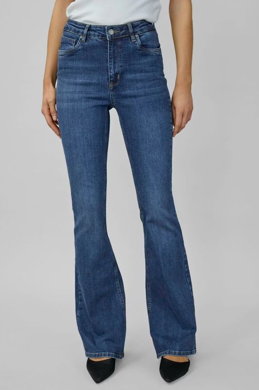 MY ESSENTIAL WARDROBE JEANS THE DAKOTA