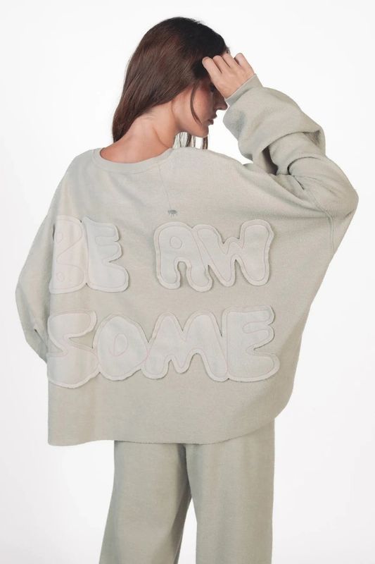 LOVE JOY VICTORY SWEATER BIRA