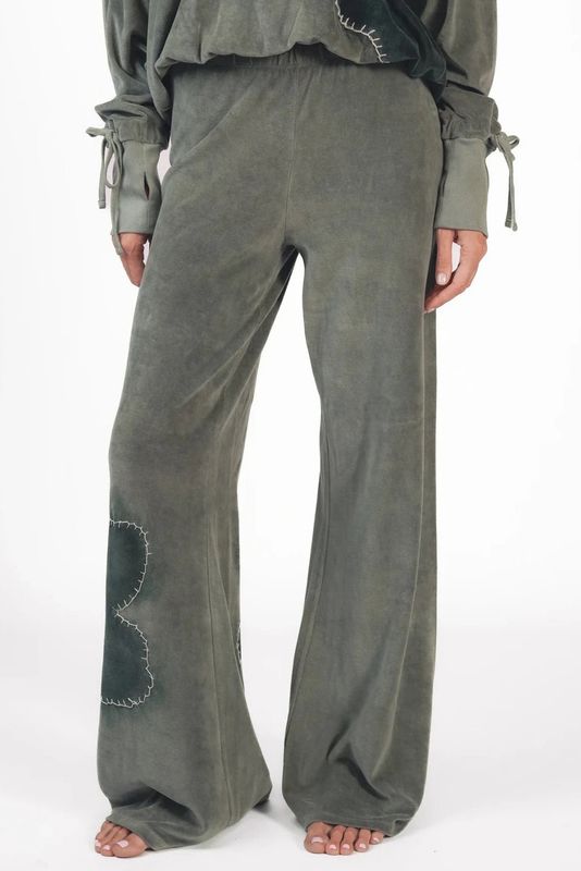 LOVE JOY VICTORY VELVET BATIK SWEATPANT BAJNA